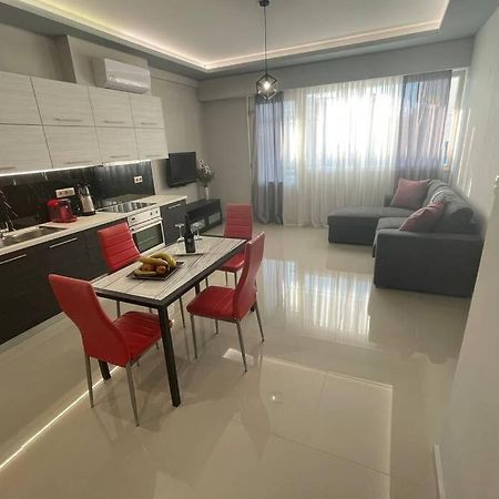Maxim Deluxe Apartment Nea Alikarnassos Екстериор снимка
