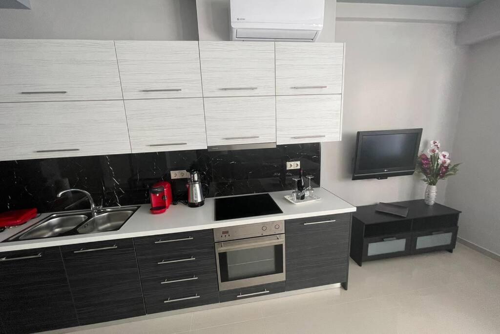 Maxim Deluxe Apartment Nea Alikarnassos Екстериор снимка